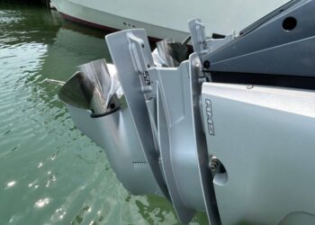 Axopar 37 Sports Cabin, STORM 20