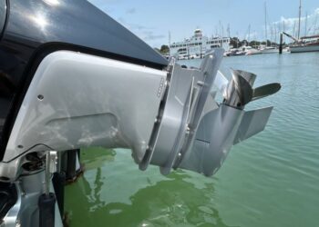 Axopar 37 Sports Cabin, STORM 21