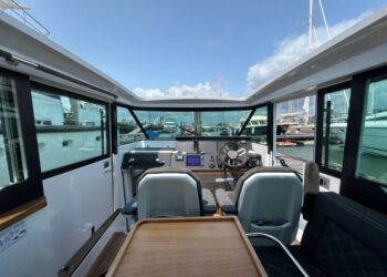 Axopar 37 Sports Cabin, STORM 27