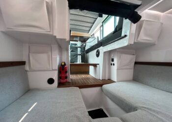 Axopar 37 Sports Cabin, STORM 39
