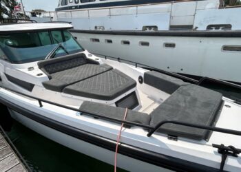 Axopar 37 Sports Cabin, STORM 4