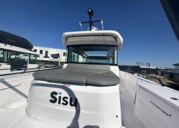 Axopar 37 XC Cross Cabin - Brabus Line, SISU 12