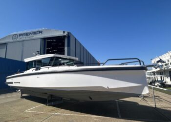Axopar 37 XC Cross Cabin - Brabus Line, SISU 2