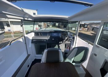 Axopar 37 XC Cross Cabin - Brabus Line, SISU 24