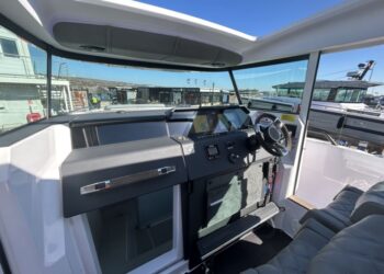 Axopar 37 XC Cross Cabin - Brabus Line, SISU 27