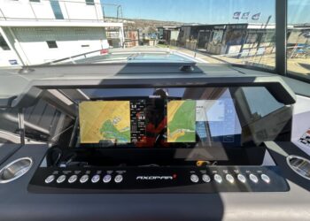 Axopar 37 XC Cross Cabin - Brabus Line, SISU 43