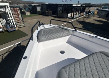 Axopar 37 XC Cross Cabin - Brabus Line, SISU 8