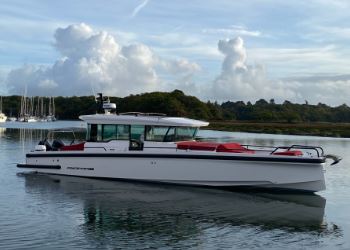 Axopar 37 XC Cross Cabin – Brabus Line, SISU
