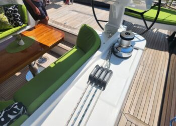 Moody Decksaloon 54, OUTNUMBERED 22