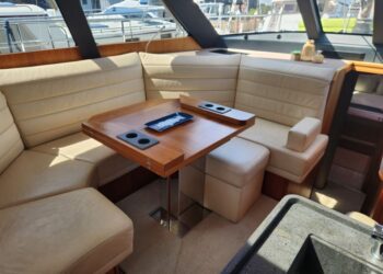 Moody Decksaloon 54, OUTNUMBERED 30