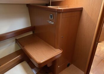 Oceanis 523 Clipper, SLOW GIN 44