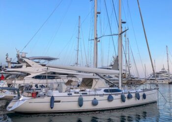 A word about the lovely Dixon 65, LIARA