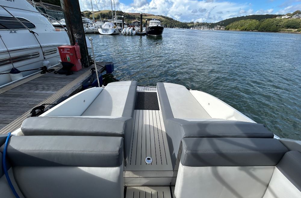 kaos-supermarine-spearfish-32-hits-the-market-2