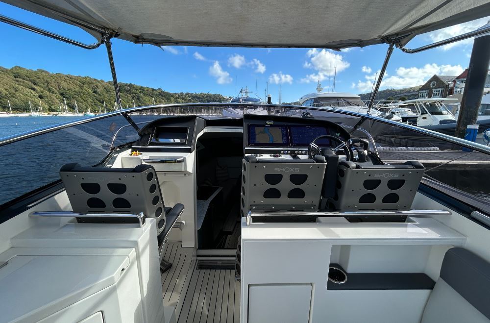 kaos-supermarine-spearfish-32-hits-the-market-5