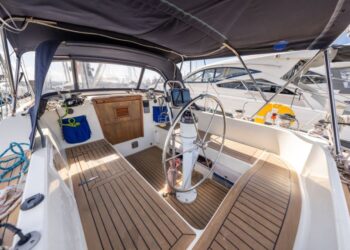 Oyster 55, VALENT 18
