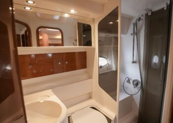 Princess V42, DECKADENCE 27