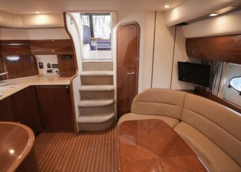 Princess V42, DECKADENCE 28