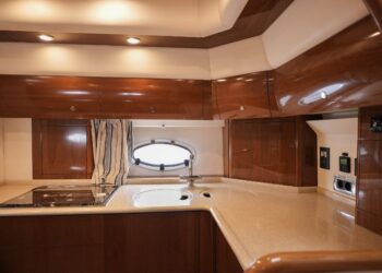 Princess V42, DECKADENCE 29