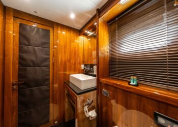 Sunseeker 34 Metre Yacht, ARAGO 115