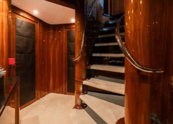 Sunseeker 34 Metre Yacht, ARAGO 117