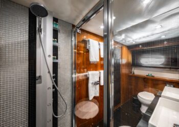 Sunseeker 34 Metre Yacht, ARAGO 125