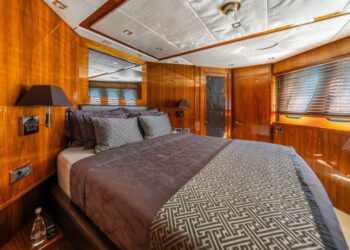 Sunseeker 34 Metre Yacht, ARAGO 126