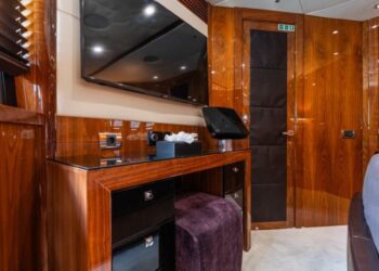 Sunseeker 34 Metre Yacht, ARAGO 130