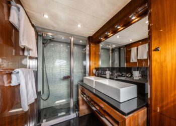 Sunseeker 34 Metre Yacht, ARAGO 131