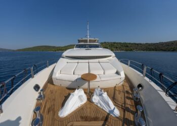 Sunseeker 34 Metre Yacht, ARAGO 25