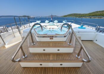 Sunseeker 34 Metre Yacht, ARAGO 52