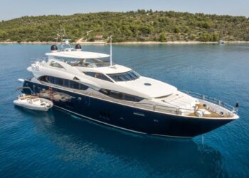 Sunseeker 34 Metre Yacht, ARAGO 7