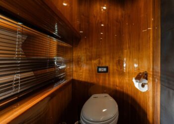 Sunseeker 34 Metre Yacht, ARAGO 70