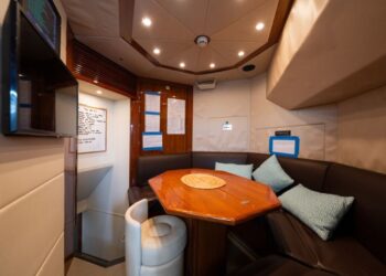 Sunseeker 34 Metre Yacht, ARAGO 72