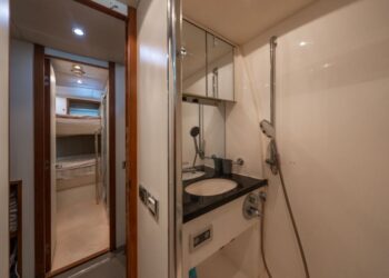 Sunseeker 34 Metre Yacht, ARAGO 74