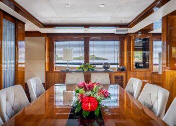 Sunseeker 34 Metre Yacht, ARAGO 89