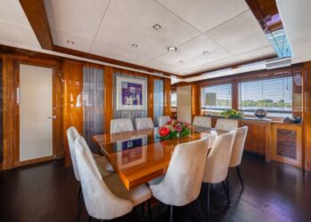 Sunseeker 34 Metre Yacht, ARAGO 90