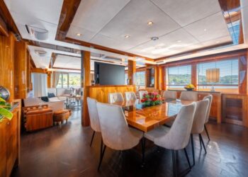 Sunseeker 34 Metre Yacht, ARAGO 92