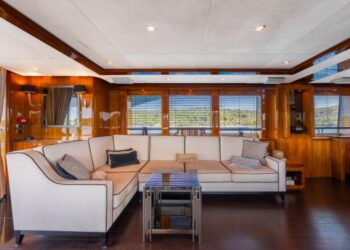 Sunseeker 34 Metre Yacht, ARAGO 98