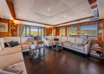 Sunseeker 34 Metre Yacht, ARAGO 99