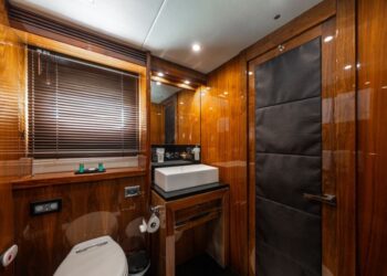 Sunseeker 34M, ARAGO 111