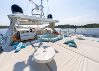 Sunseeker 34M, ARAGO 54