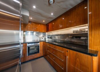 Sunseeker 34M, ARAGO 84