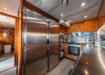 Sunseeker 34M, ARAGO 85