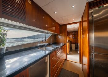 Sunseeker 34M, ARAGO 86