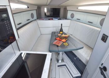 Supermarine Spearfish 32, KAOS 33