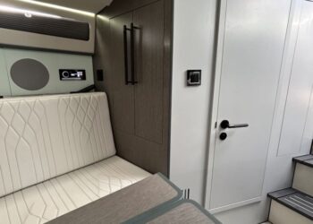 Supermarine Spearfish 32, KAOS 46