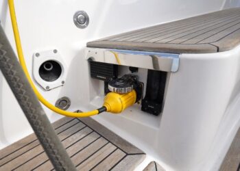 Sweden Yachts 45, LEONA 28