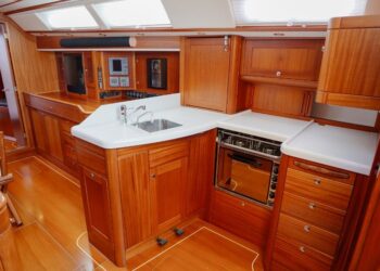 Sweden Yachts 45, LEONA 35