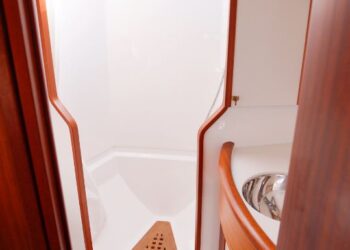 Sweden Yachts 45, LEONA 42
