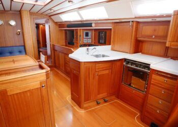 Sweden Yachts 45, LEONA 72